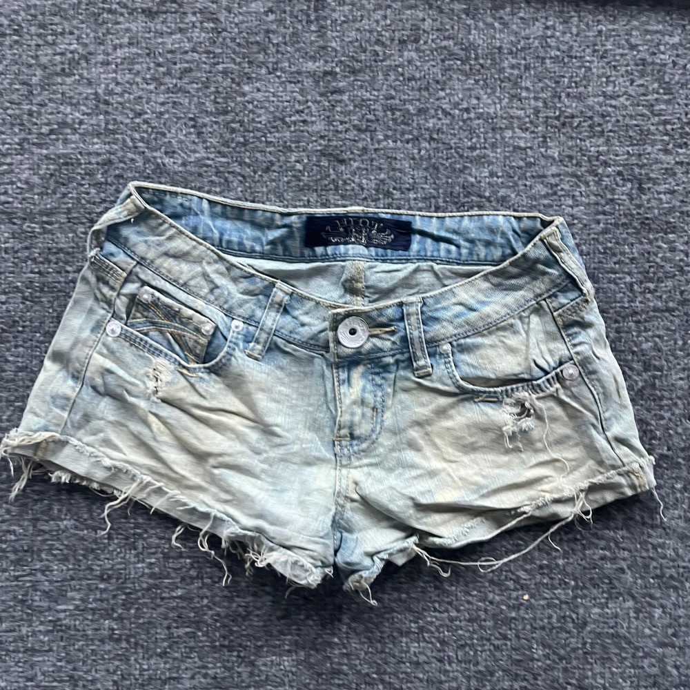 Pilot Denim Shorts Womens Size 28 Light Wash Distressed Raw Hem Low Rise Summer